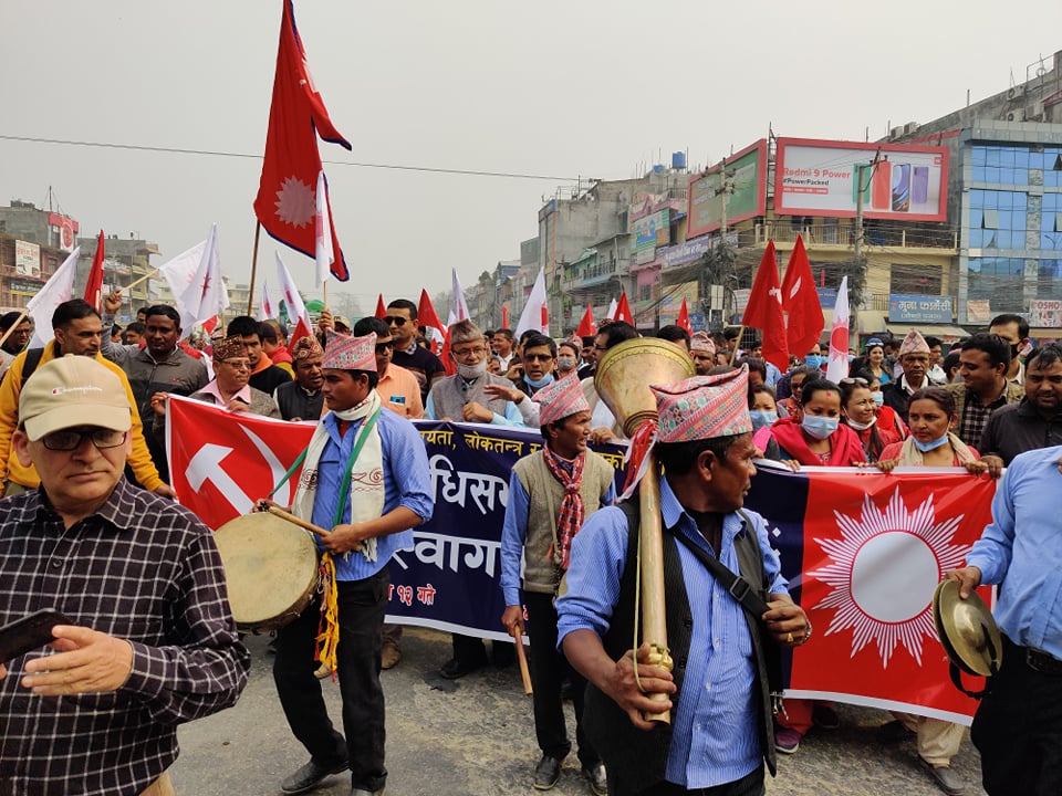 बुटवलमा प्रचण्ड-माधव समूहको पञ्चेबाजासहित विजय र्‍याली (फोटो फिचर)